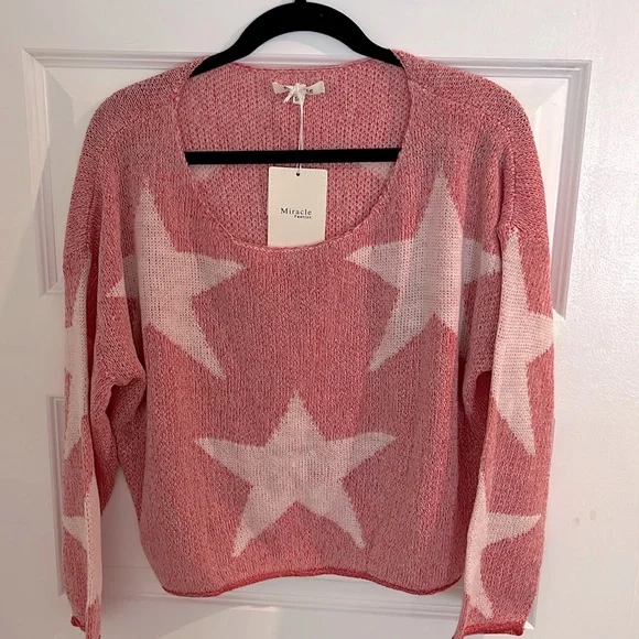 Miracle NWT Cream & Red Star Design Cropped Soft Sweater - Picture 1 of 6